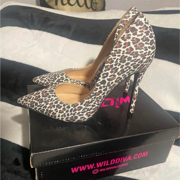 Wild Diva Shoes - Leopard Stilettos ~Size 6/12
